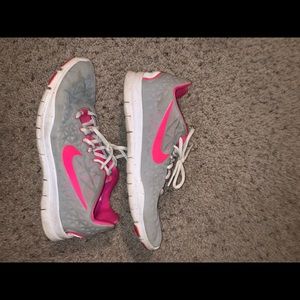 Nike Tennis Shoes